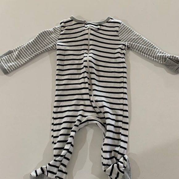 Lot targets cloud island 3-6 month footie - Picture 6 of 6